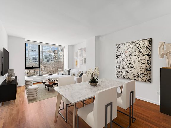 4th image of 255 Hudson St APT 5A