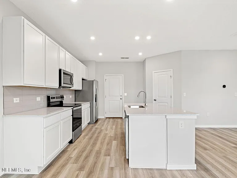 14710 Cashew Ave — Photo 3