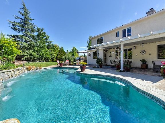 4th image of 2131 Summer Dr