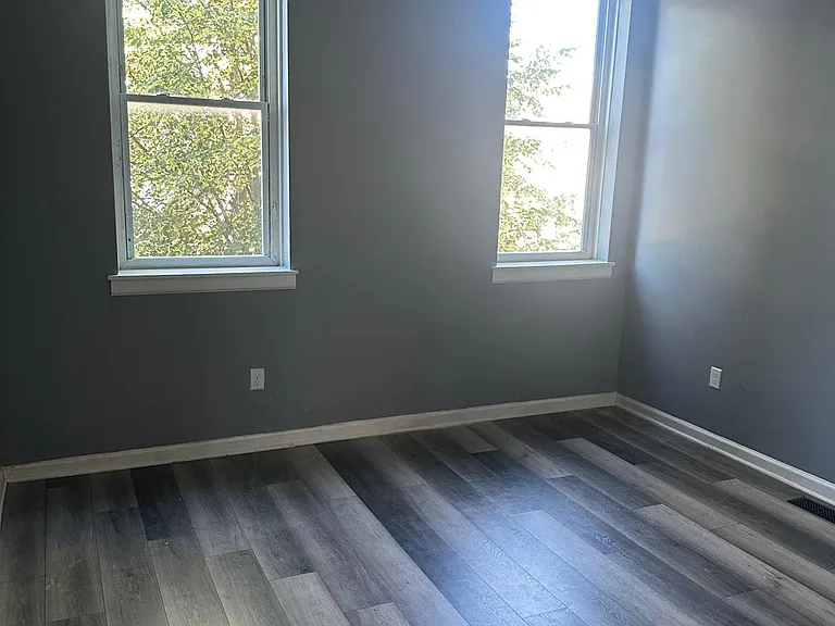 425 N Milton Ave — Photo 2