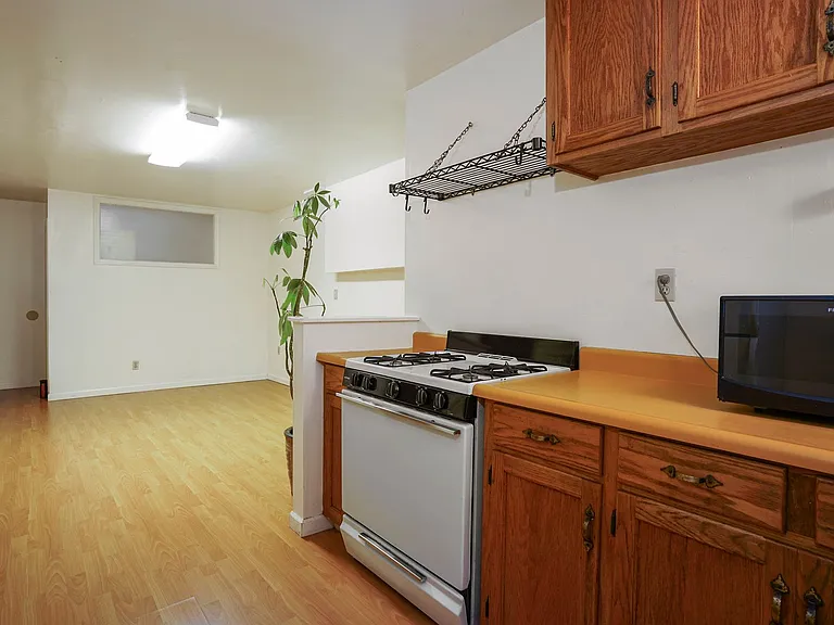2704 Virginia St 1/2-4 — Photo 5