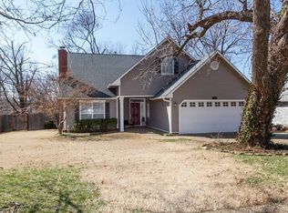 1645 N Charlee Ave, Fayetteville, AR 72703