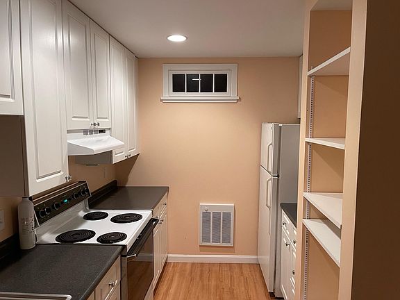 3rd image of 337 Main St #A