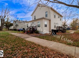 110 S Walsh St, Garrett, IN 46738