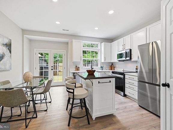 3rd image of 15608 Three Otters Pl