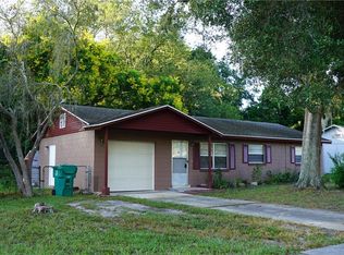 1041 Oak Tree Ln, Deland, FL 32720