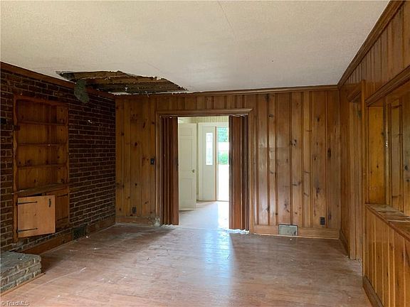 5th image of 5007 Eastwin Dr
