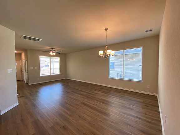 4th image of 818 Mineral Wells Ln