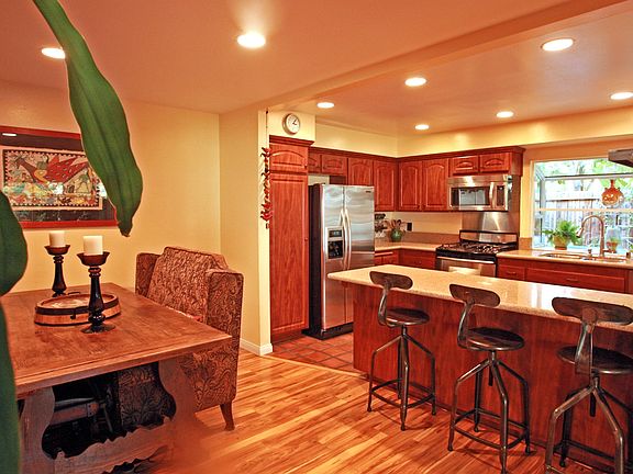 4th image of 1520 Plumeria Cir