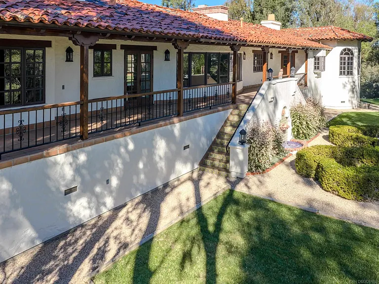 5443 Calzada Del Bosque — Photo 6