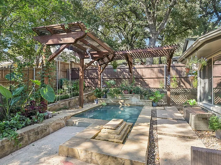5 Woodlands Ct — Photo 36