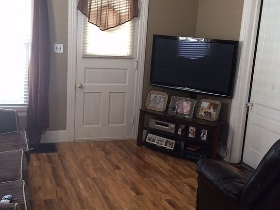 3rd image of 212 Elm St.