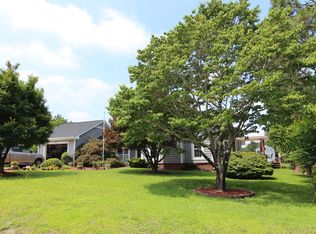 460 N Crestwood Dr, Wilmington, NC 28405