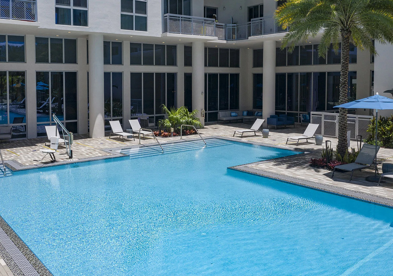 Blu27 at Edgewater — Photo 4