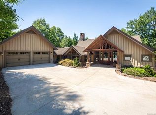 586 Harborside Dr, Nebo, NC 28761