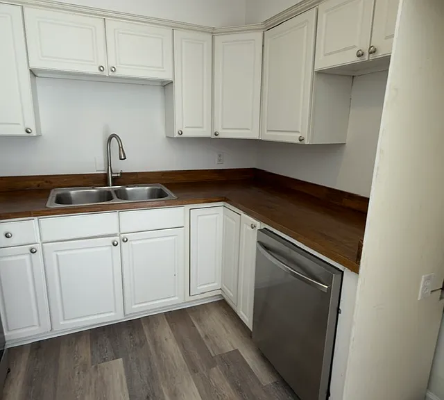 500 Paragon Mills Rd #J4 — Photo 4