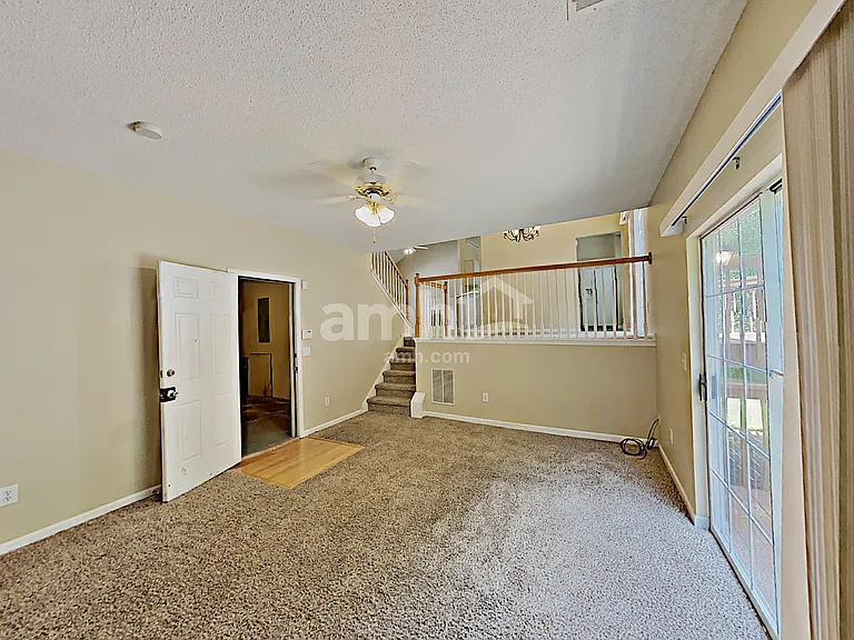 5759 Newnan Cir — Photo 7