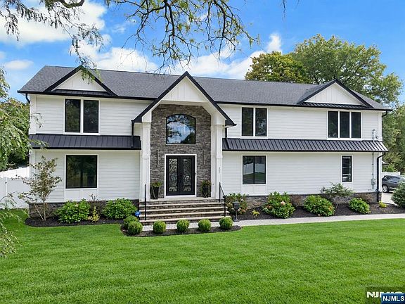 2nd image of 207 Wilsey Court