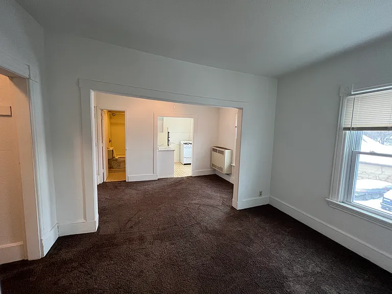81 Linden Ave W #1 — Photo 7