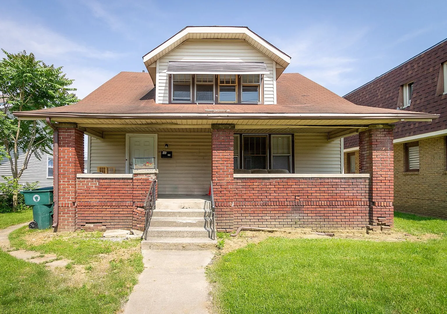 108 N McKinley Ave - Perfect for Roommates! Spacious 6BR Home Close to Campus — Photo 1