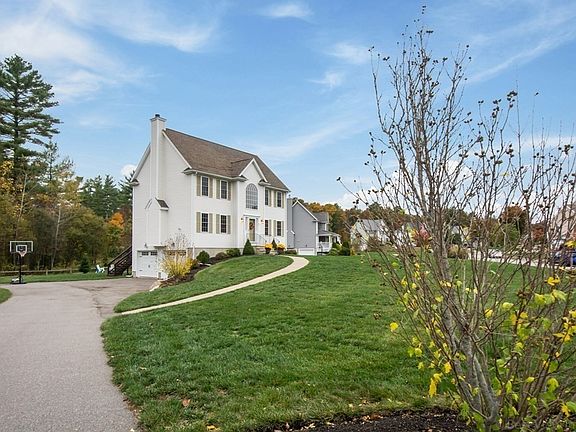 4th image of 7 Allen Dr