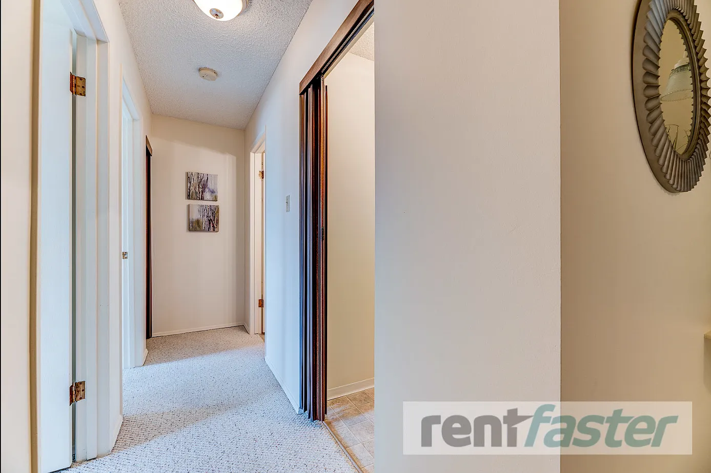 Parklane Apartments — Photo 1
