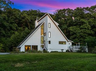 774 Cooper Rd, Glocester, RI 02814