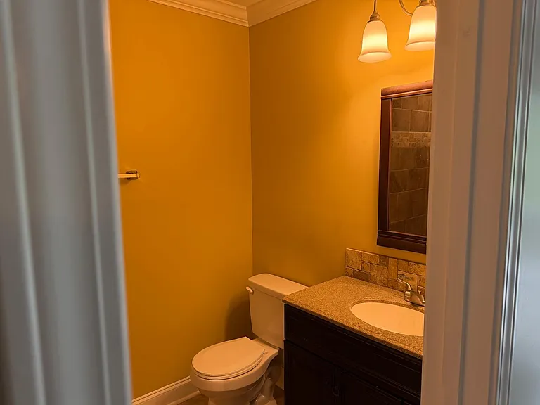 406 Vanguard St — Photo 17