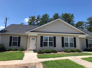 201 Mountain Gap Rd, Taylors, SC 29687