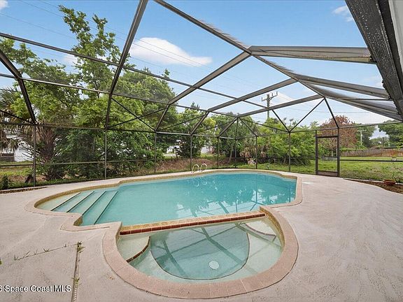 4th image of 3645 Alan Dr
