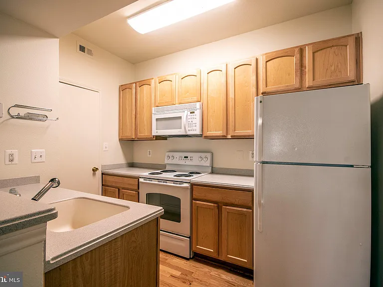 12153 Penderview Ln #2004 — Photo 30