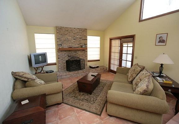 3rd image of 194 Cambridge Ct