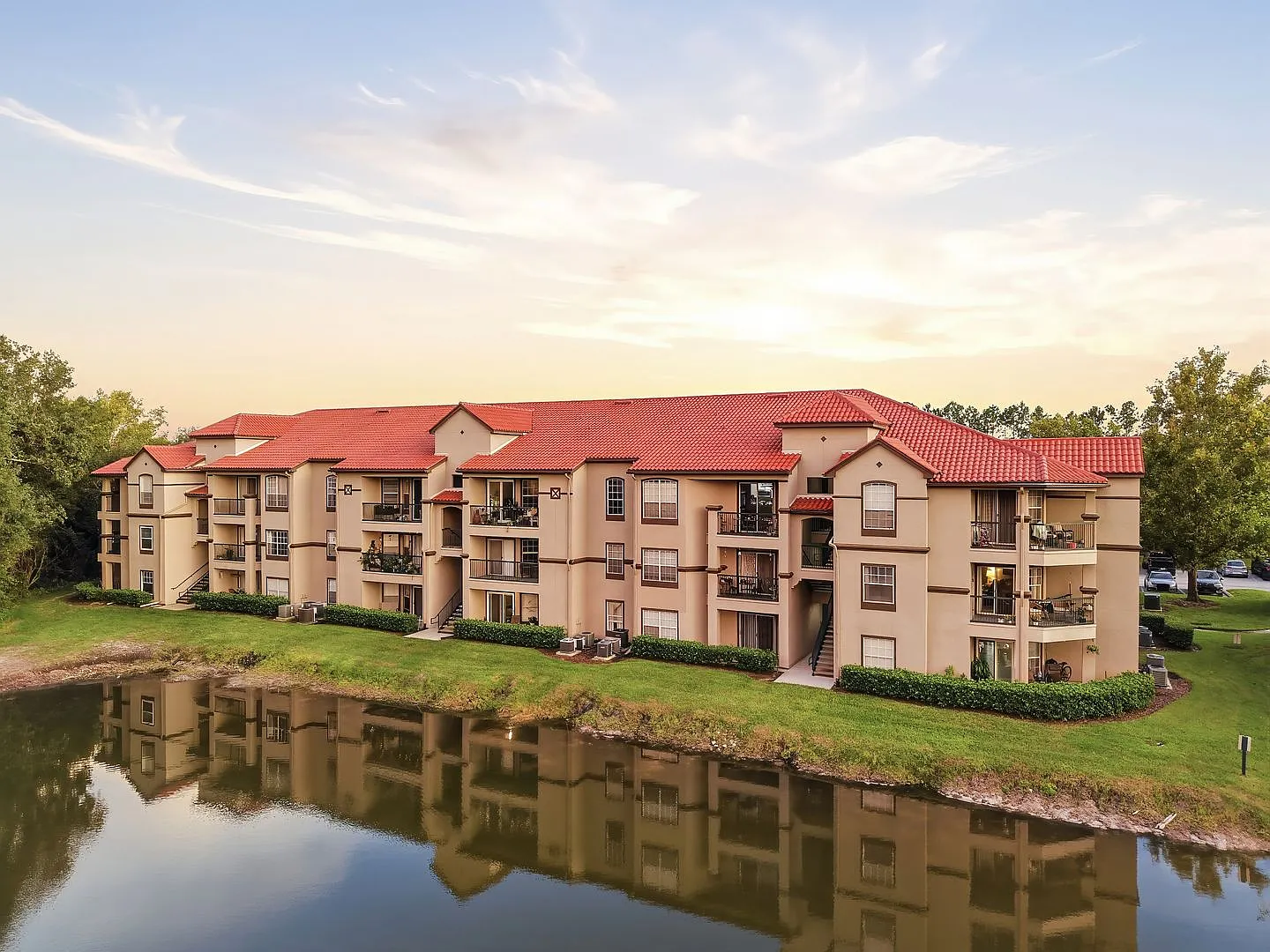 Charming Condo in desirable Calusa Trace! — Photo 3