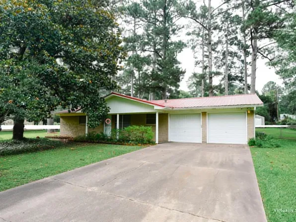 192 Lakeshore Dr, Texarkana, TX 75501
