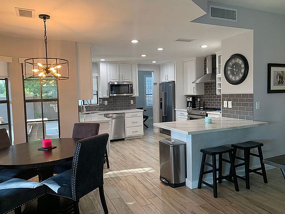 Breakfast nook