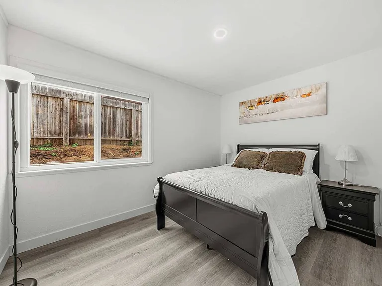 14833 Maywood Dr — Photo 18