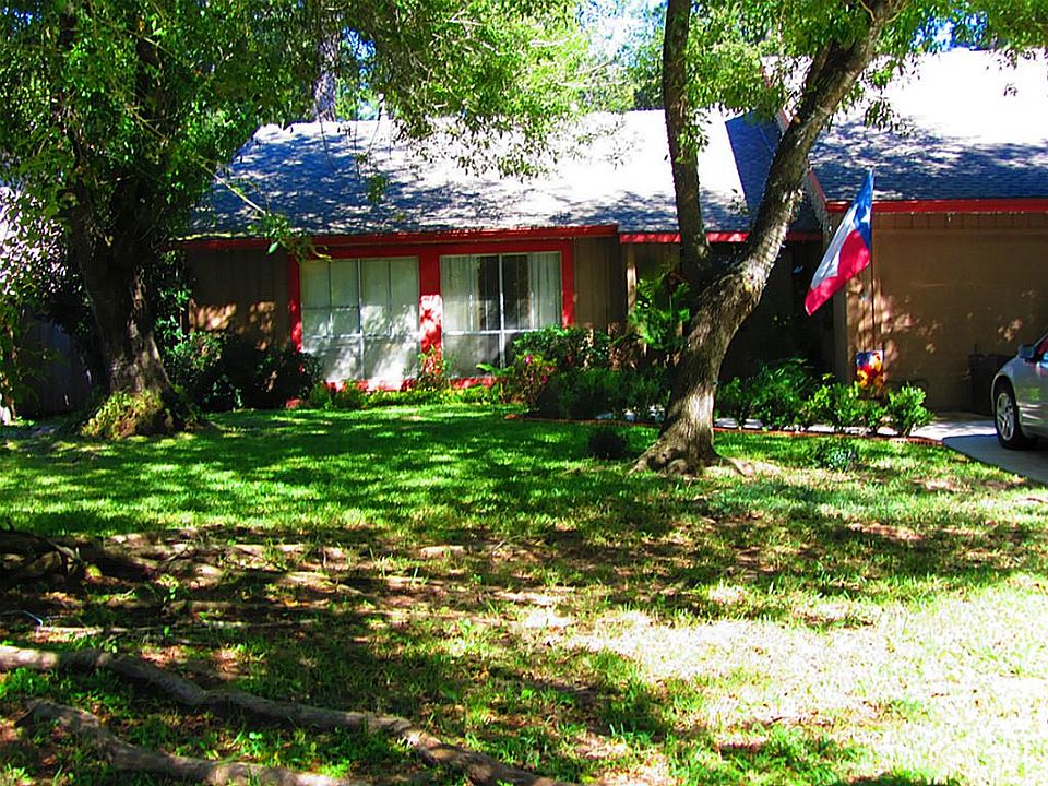 Front of Home with Great Windows!