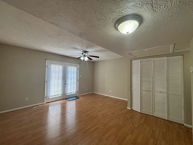 422 Kirkcaldy Ct #1 — Photo 14