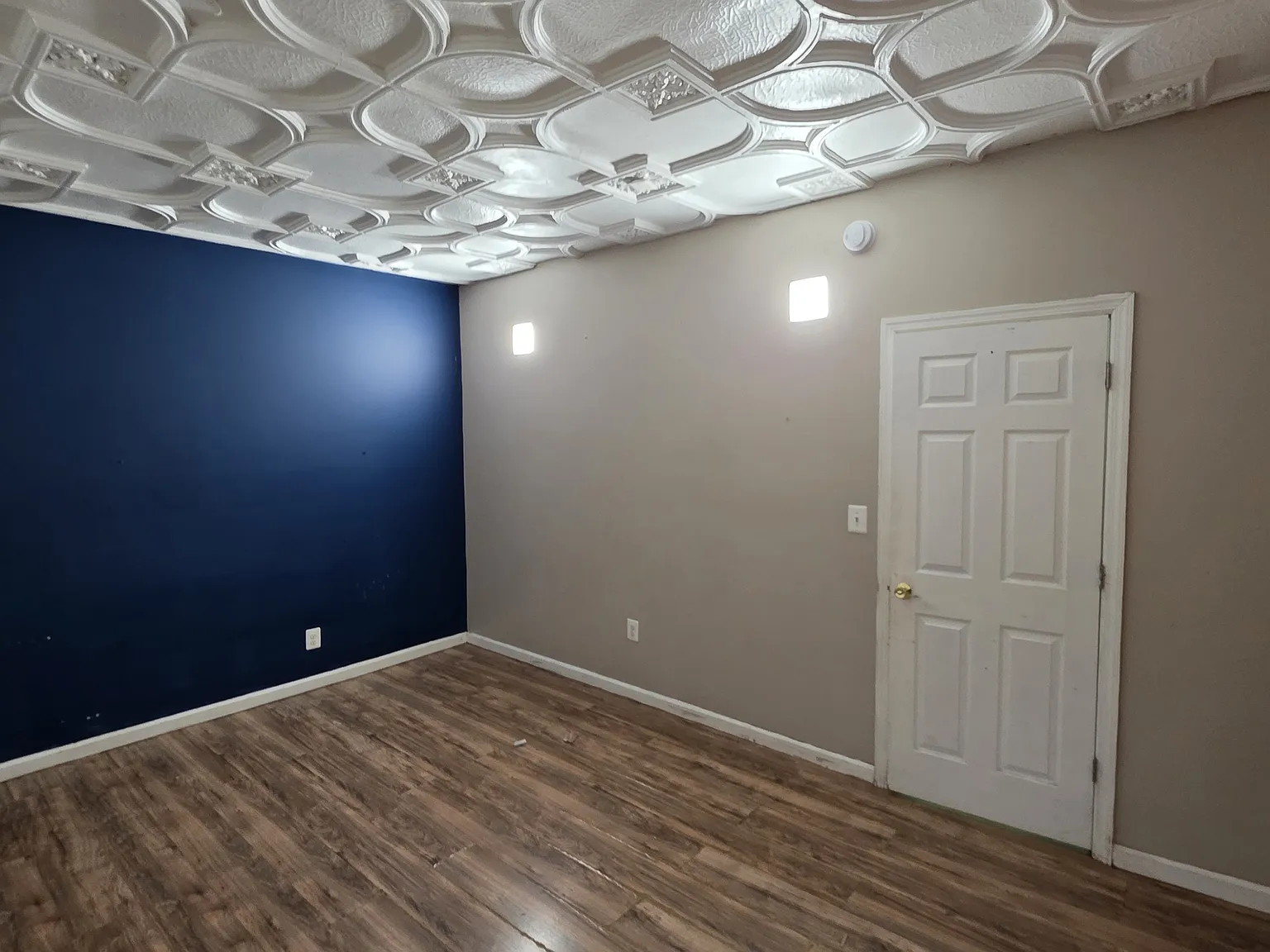 2 bed, 1000 sqft, $2,000 — Photo 1