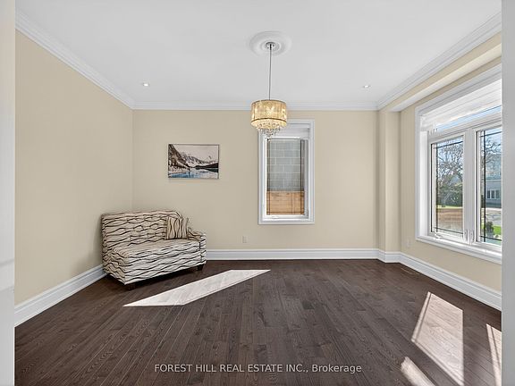 3rd image of 114 Regent Rd