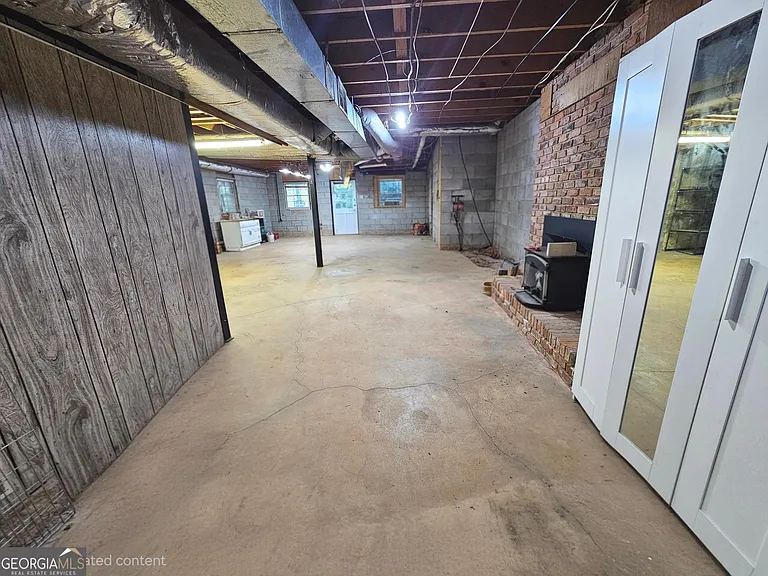 615 Kings Rd — Photo 28