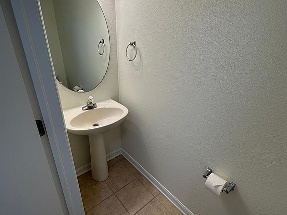 4th image of 2553 Harn Blvd Unit 4