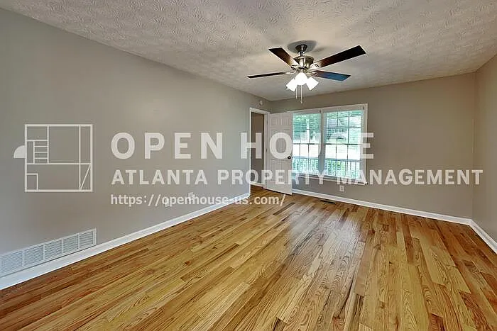 210 Austin Dr — Photo 7