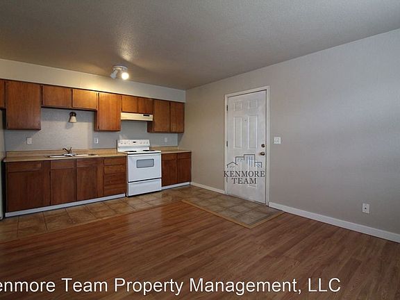 3rd image of 920 W Entiat Ave #A