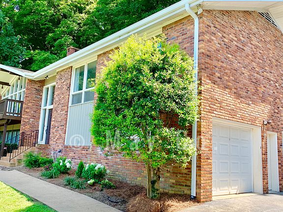 3rd image of 1528 Dresden Cir