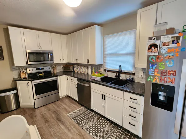 2508 Henry Dr, Hays, KS 67601