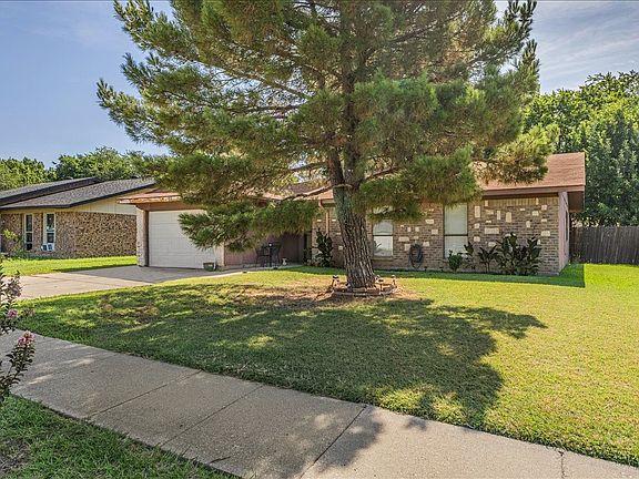 2nd image of 3423 Hickory Hill Dr