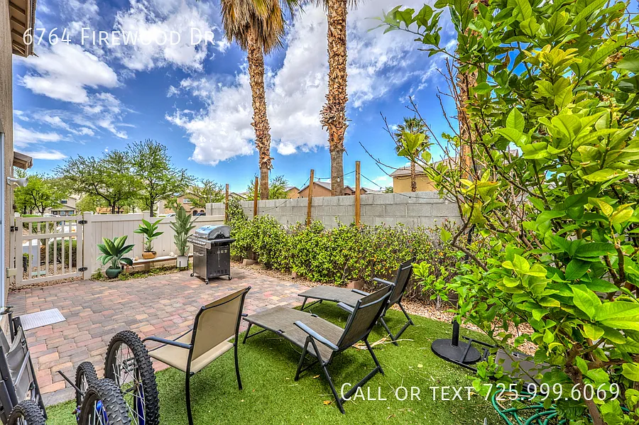 SW Las Vegas 3BR Mid Term Rental — Photo 2
