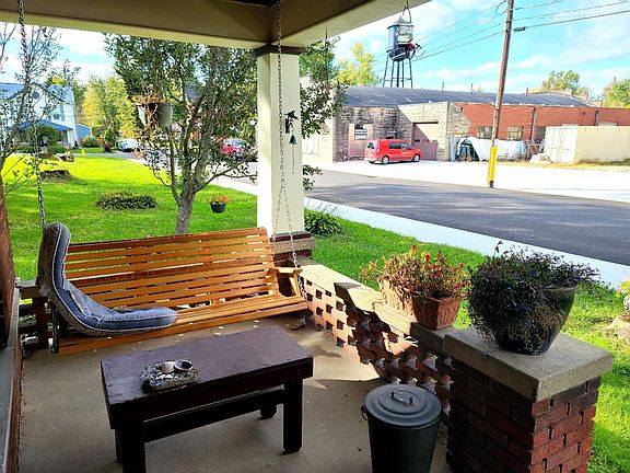 3rd image of 401 W Carr St Lot 61