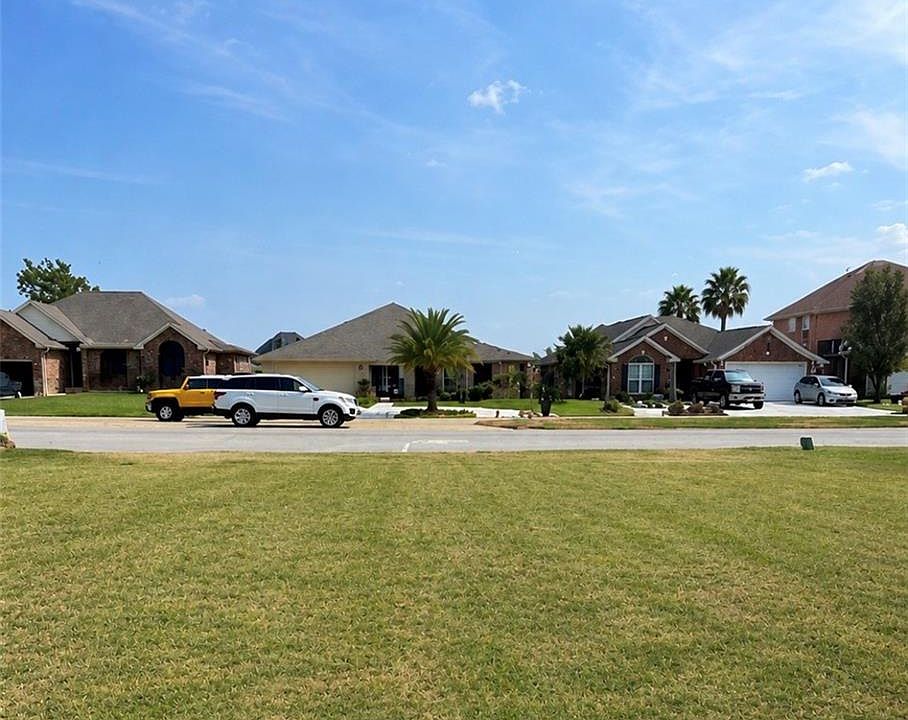 2nd image of 105 Eden Isles Blvd